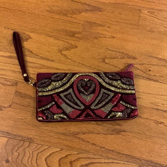 Chico's Velvet beaded wristlet/clutch with zipper closure.  NWOT - Picture 1 of 10